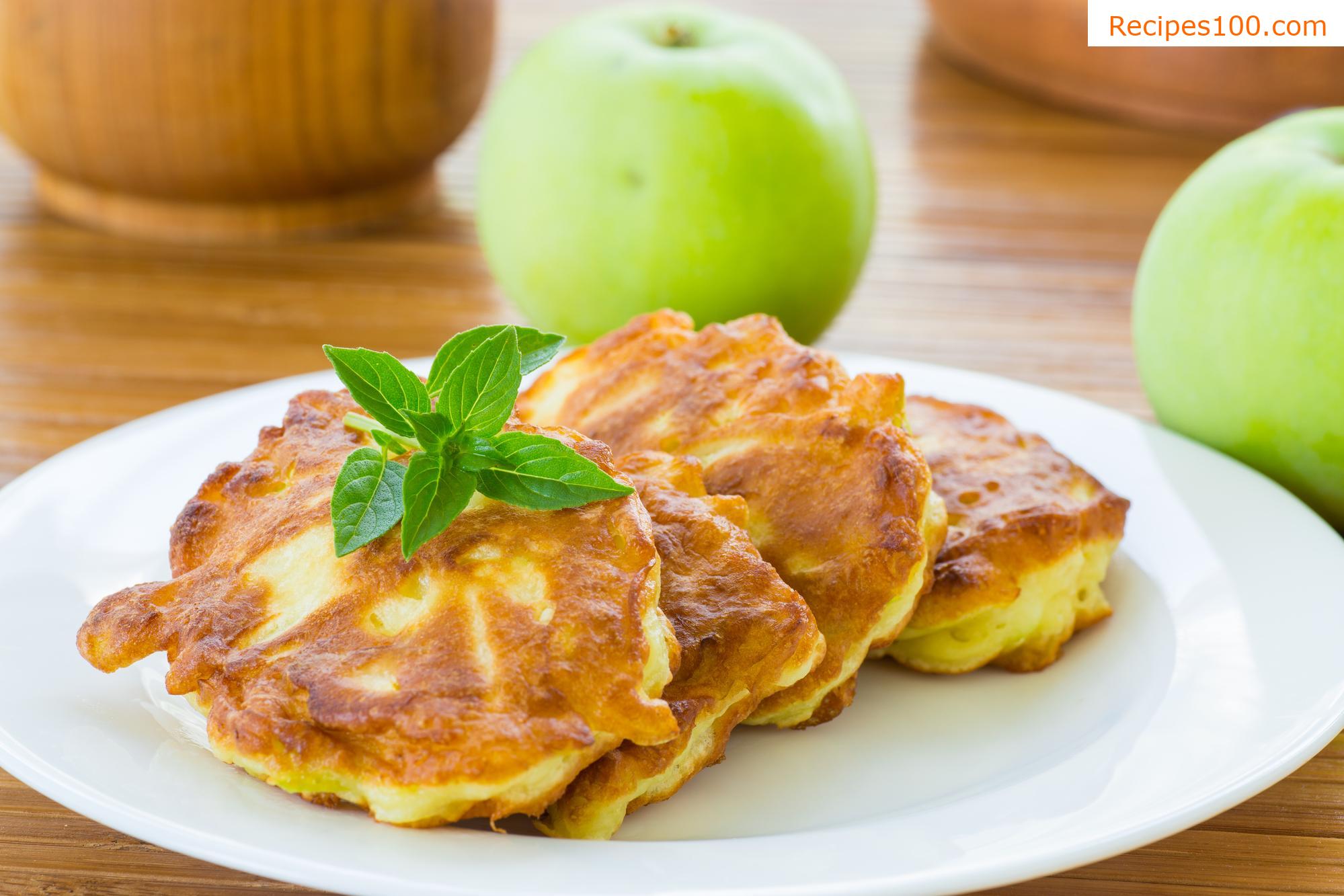 Apple pie pancakes
