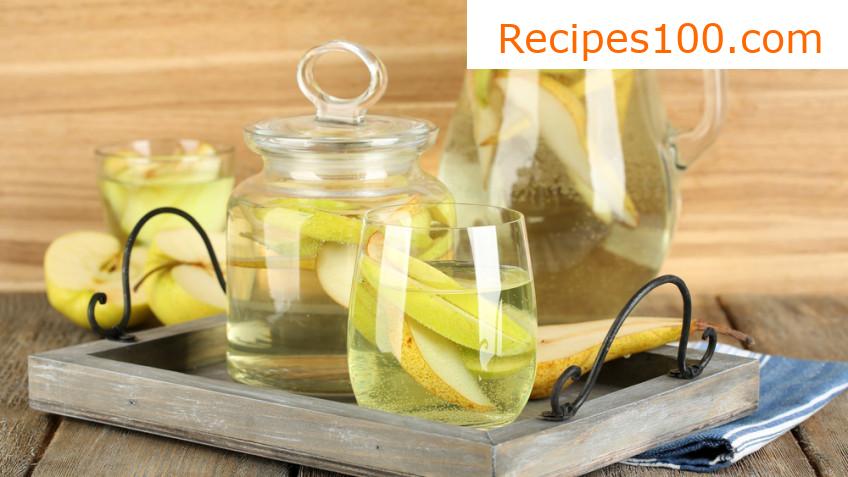 Apple rolls baked in lemonade