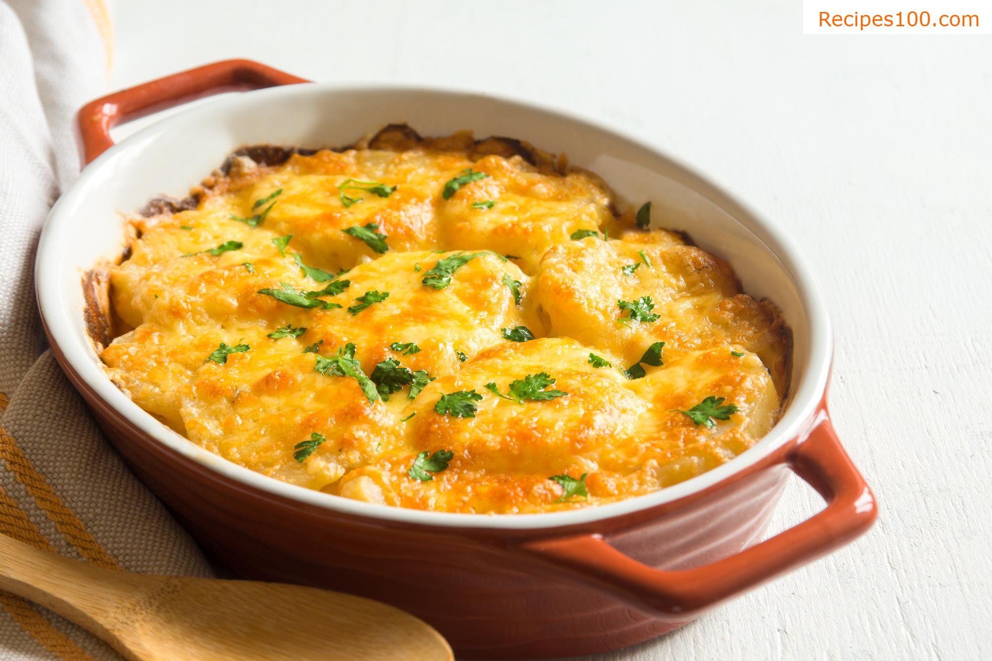 Baked potatoes with bacon