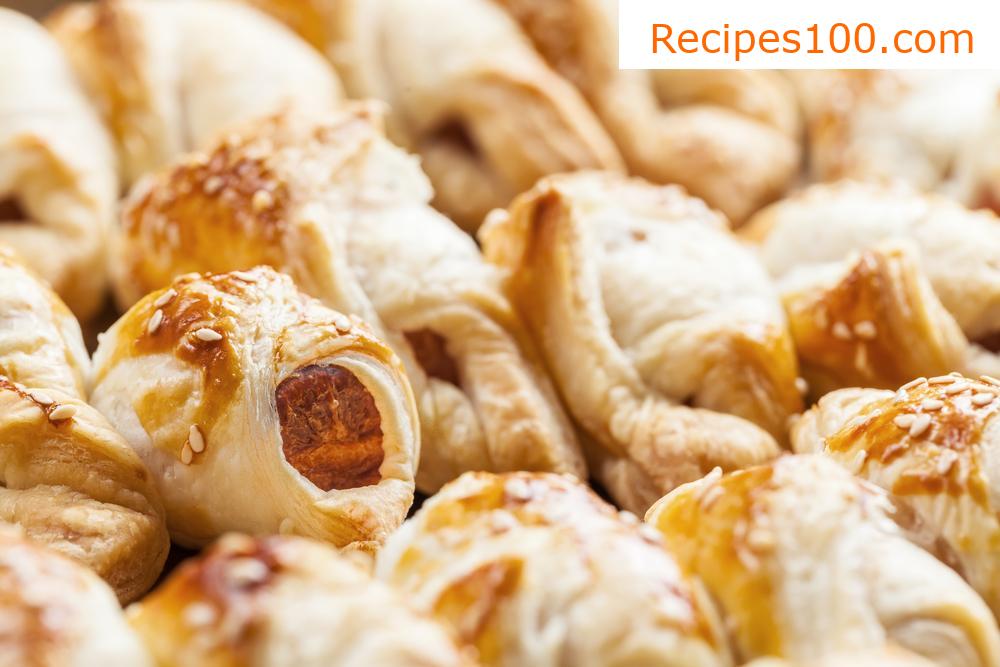 Bavarian sausages in puff pastry