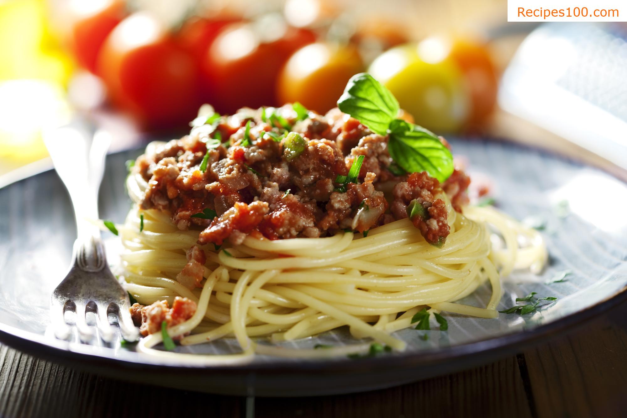 Bolognese spaghetti with ground meat according to Petra