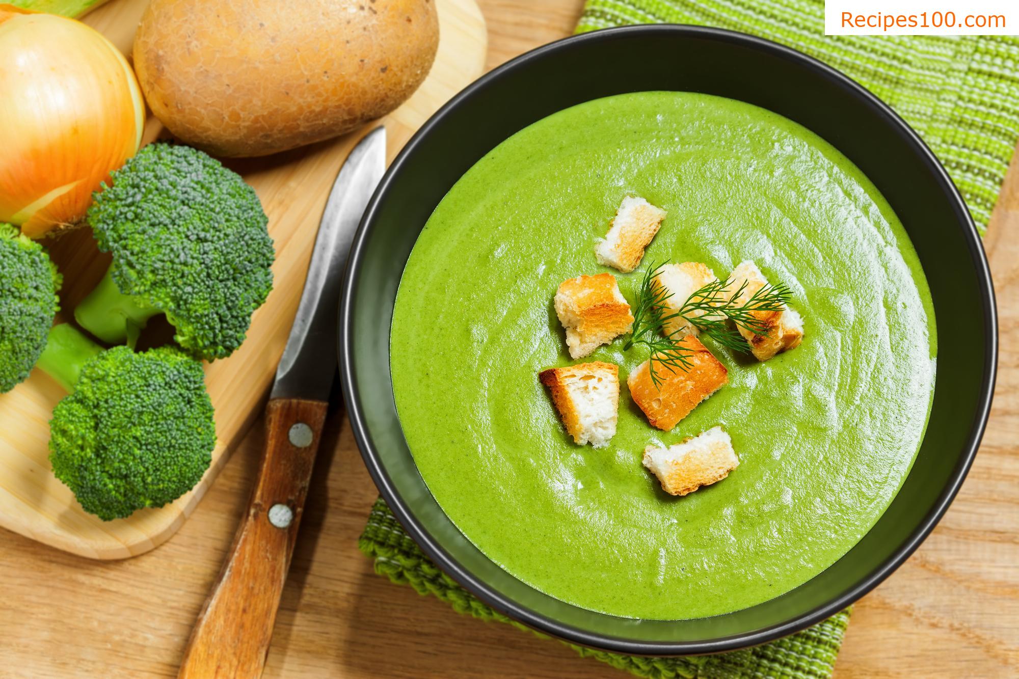 Broccoli soup with cream