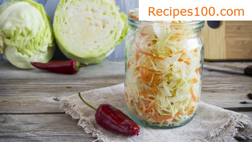 Cabbage salad with pickled onions