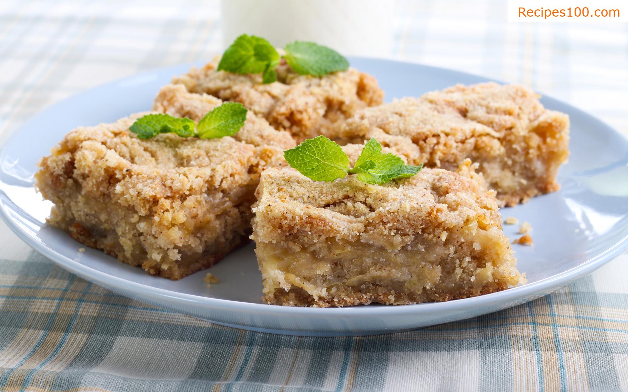 Cottage cheese pie with apples and cinnamon fragrance