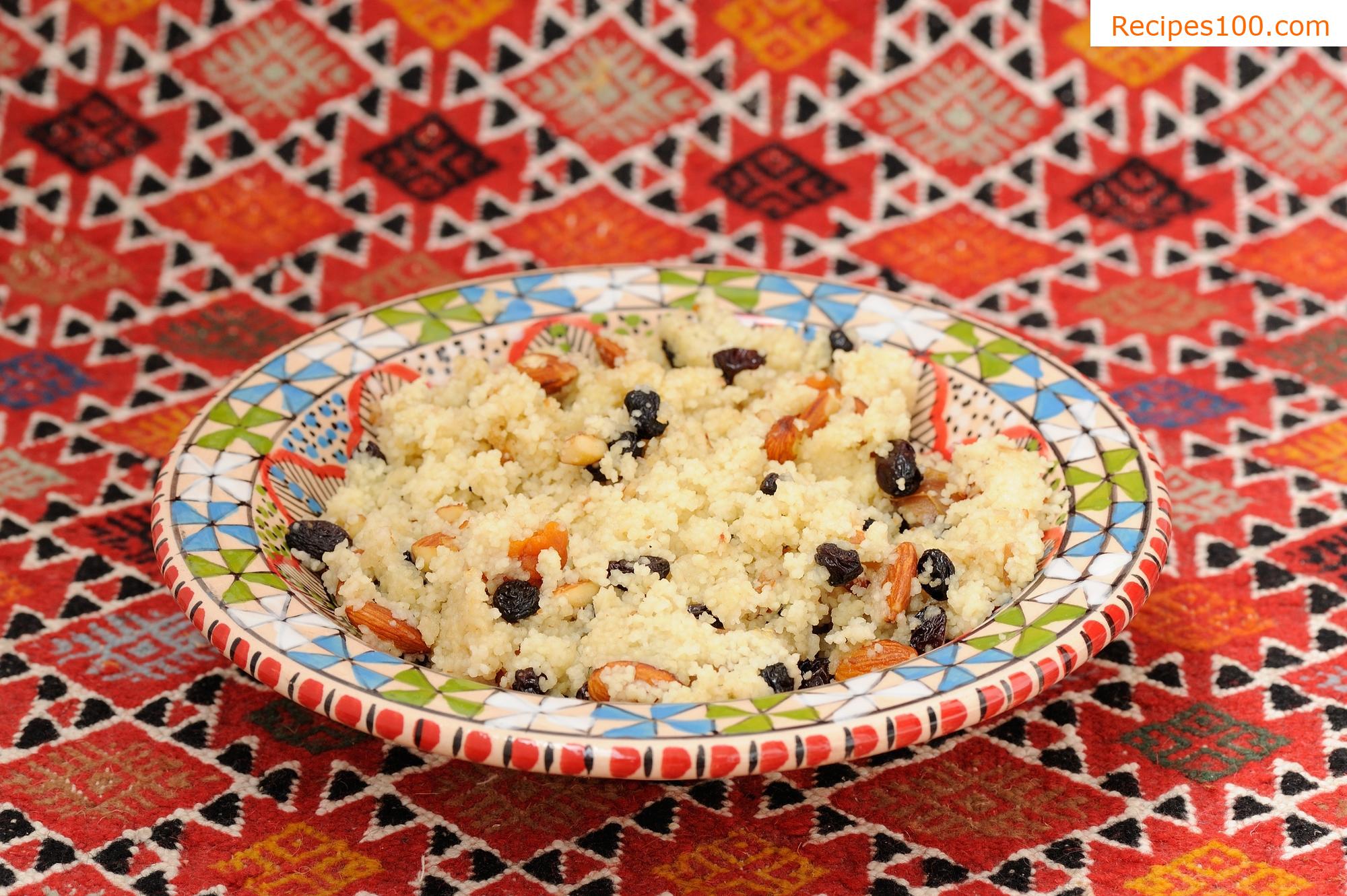 Couscous sweetened with fruit