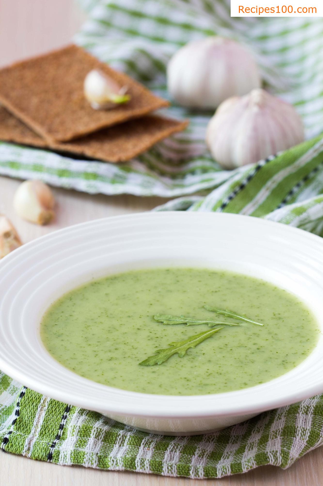 Creamy asparagus soup made from green asparagus