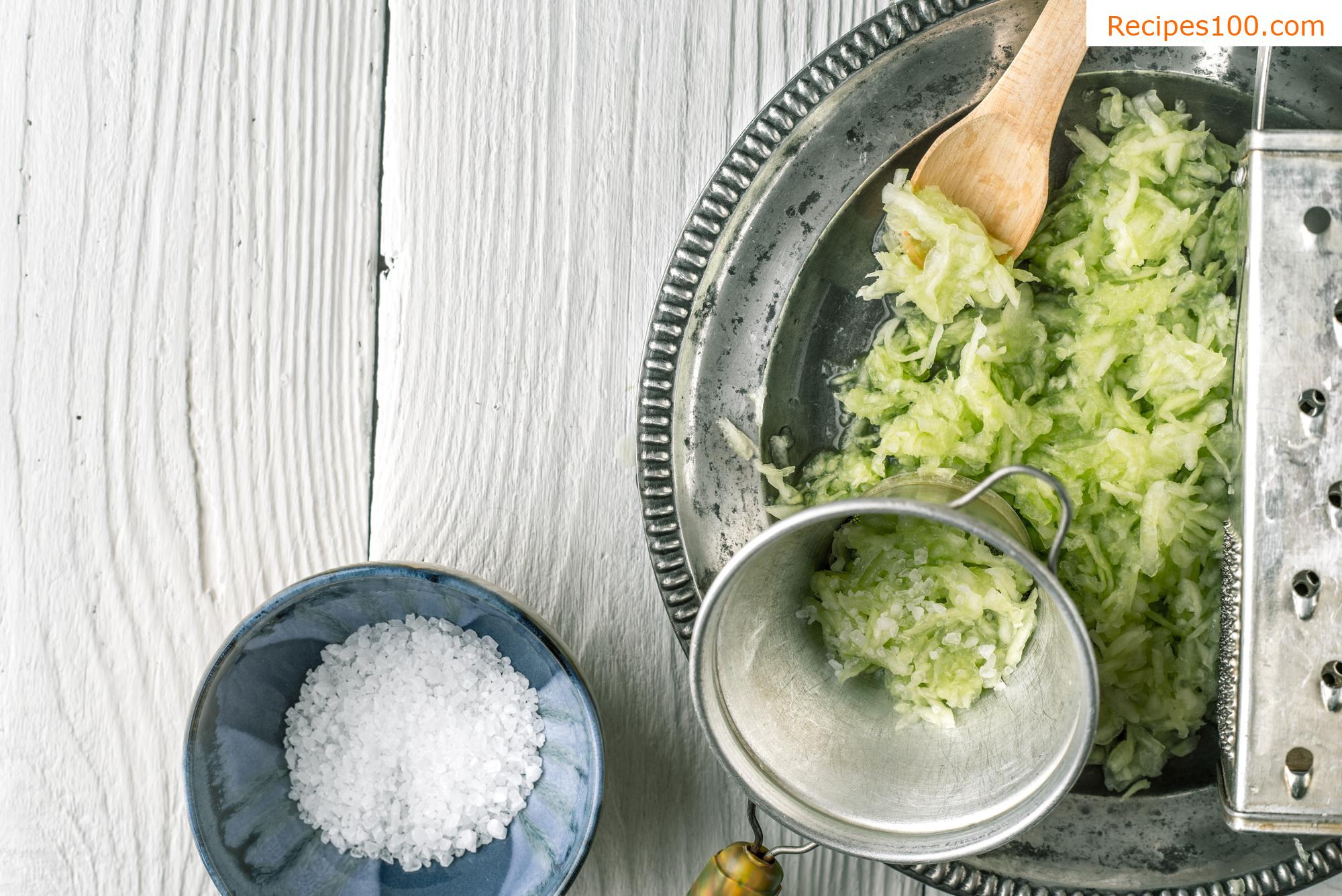 Cucumber salad with onion