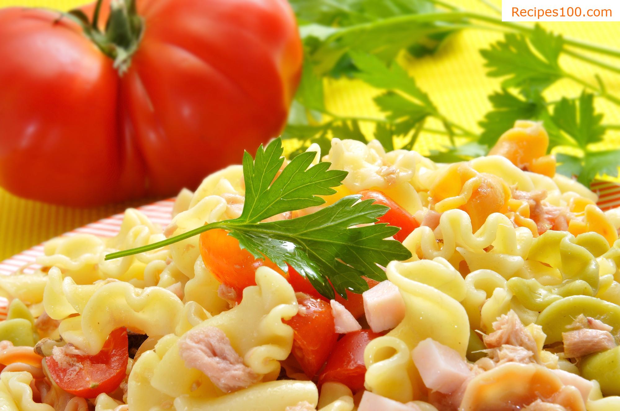 Excellent pasta salad with vegetables