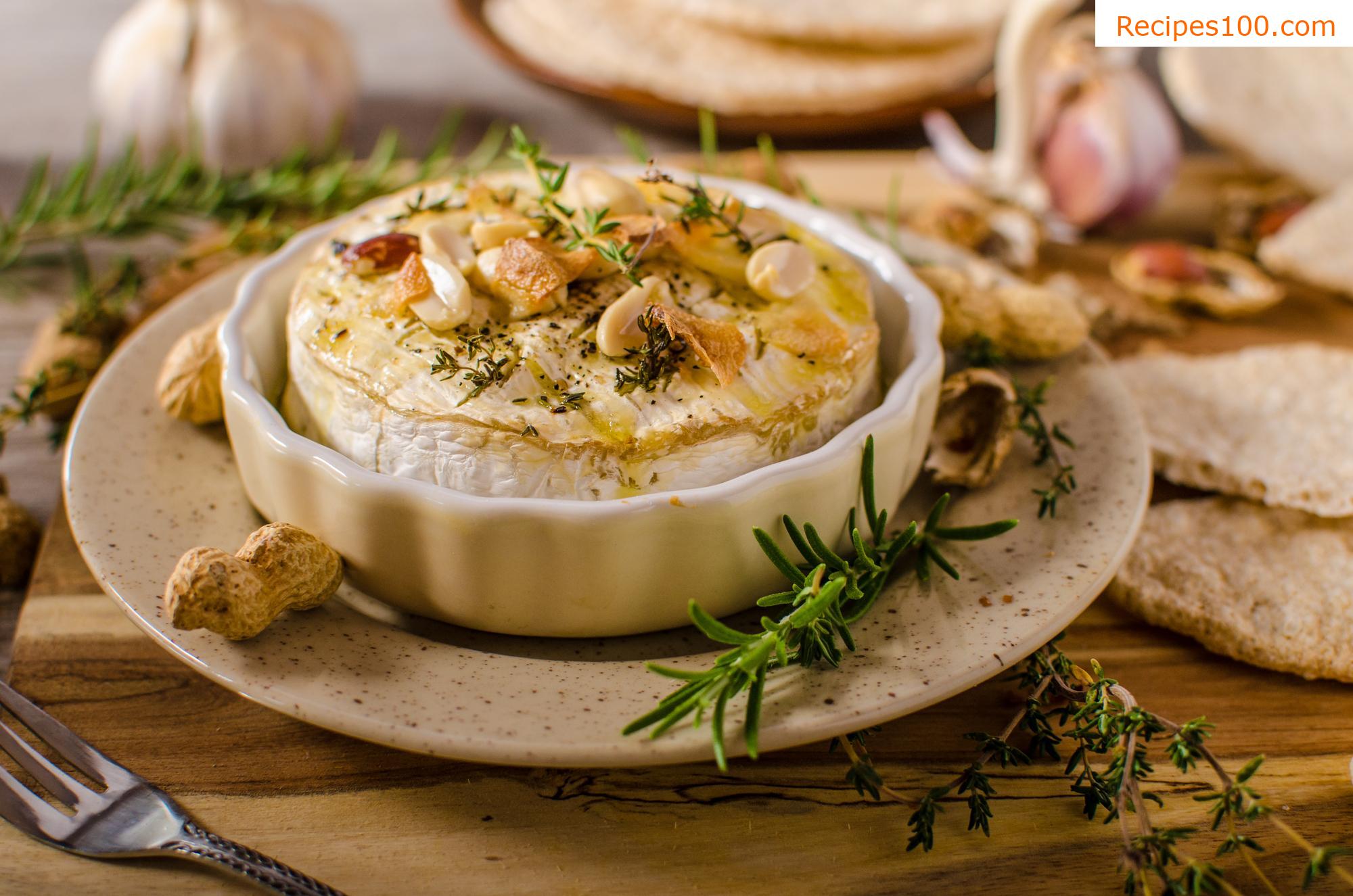 Garlic camembert with nuts