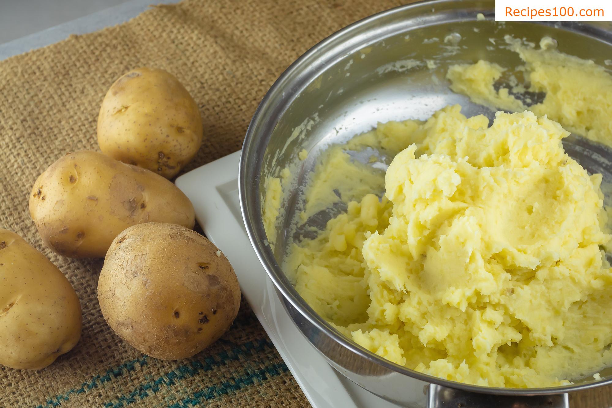 Mashed potatoes with English bacon
