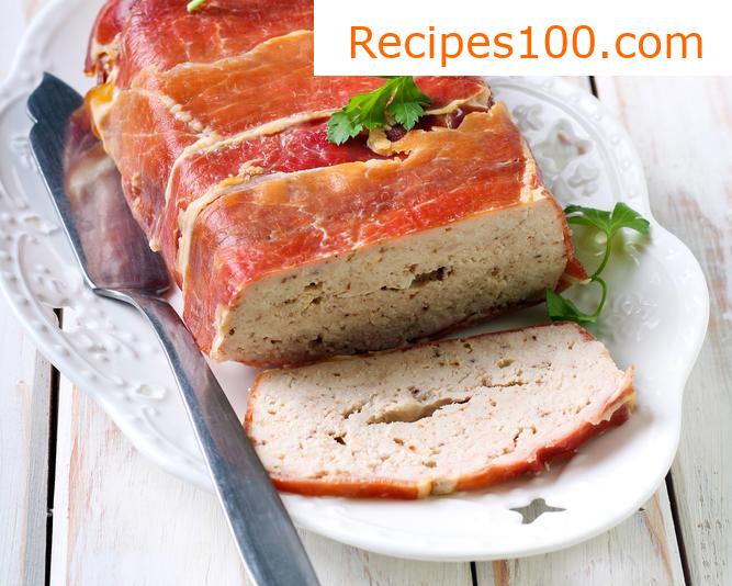 Meatloaf wrapped in bacon