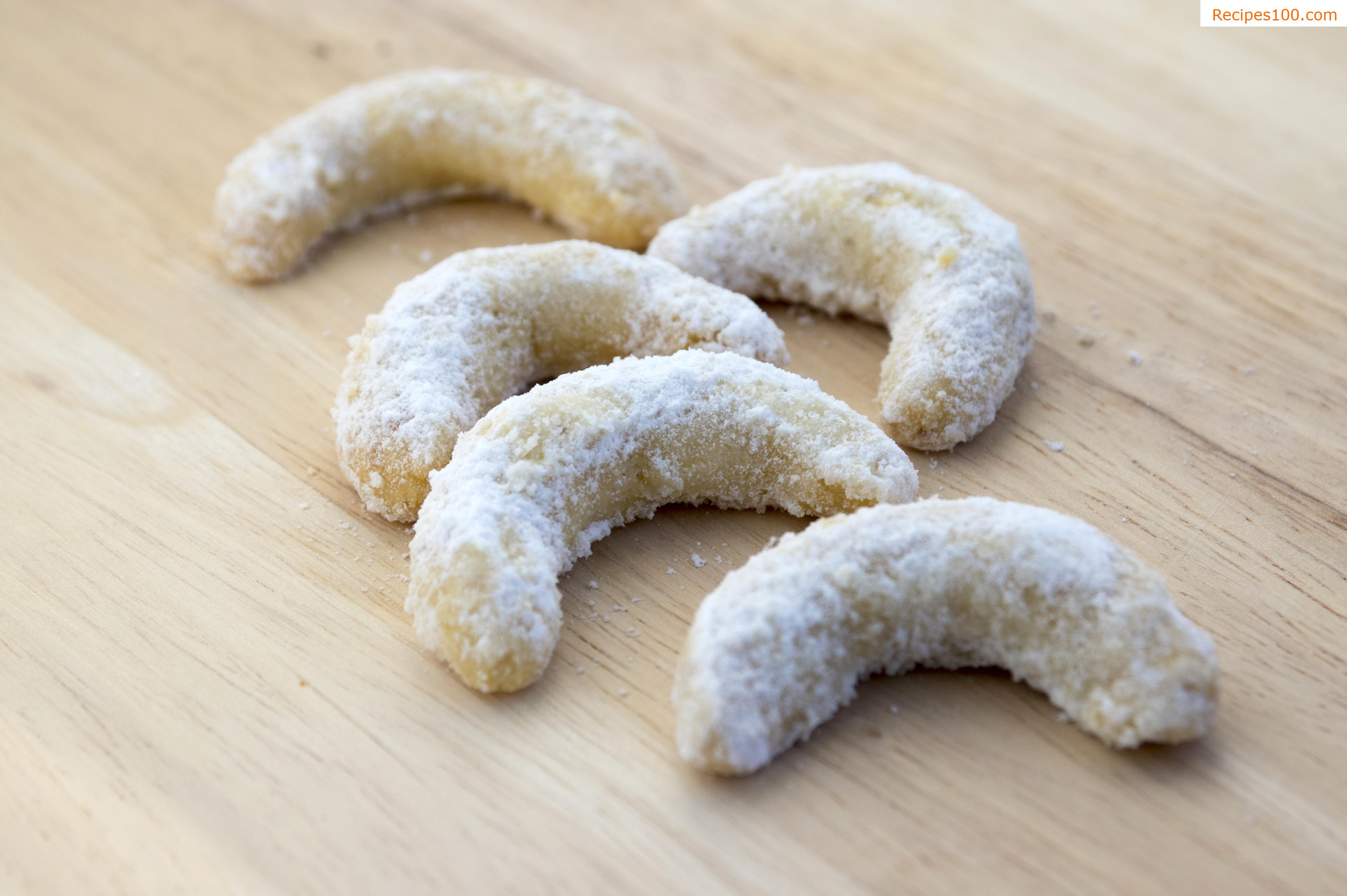 Moms' vanilla crescents