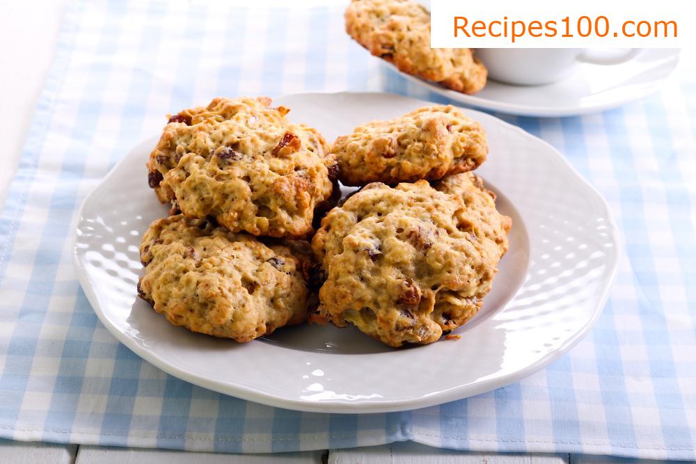 Oatmeal cookies with apple