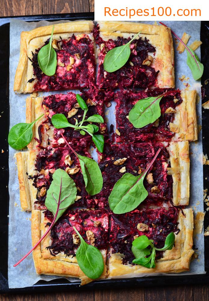 Onion and cottage cheese pie with olives