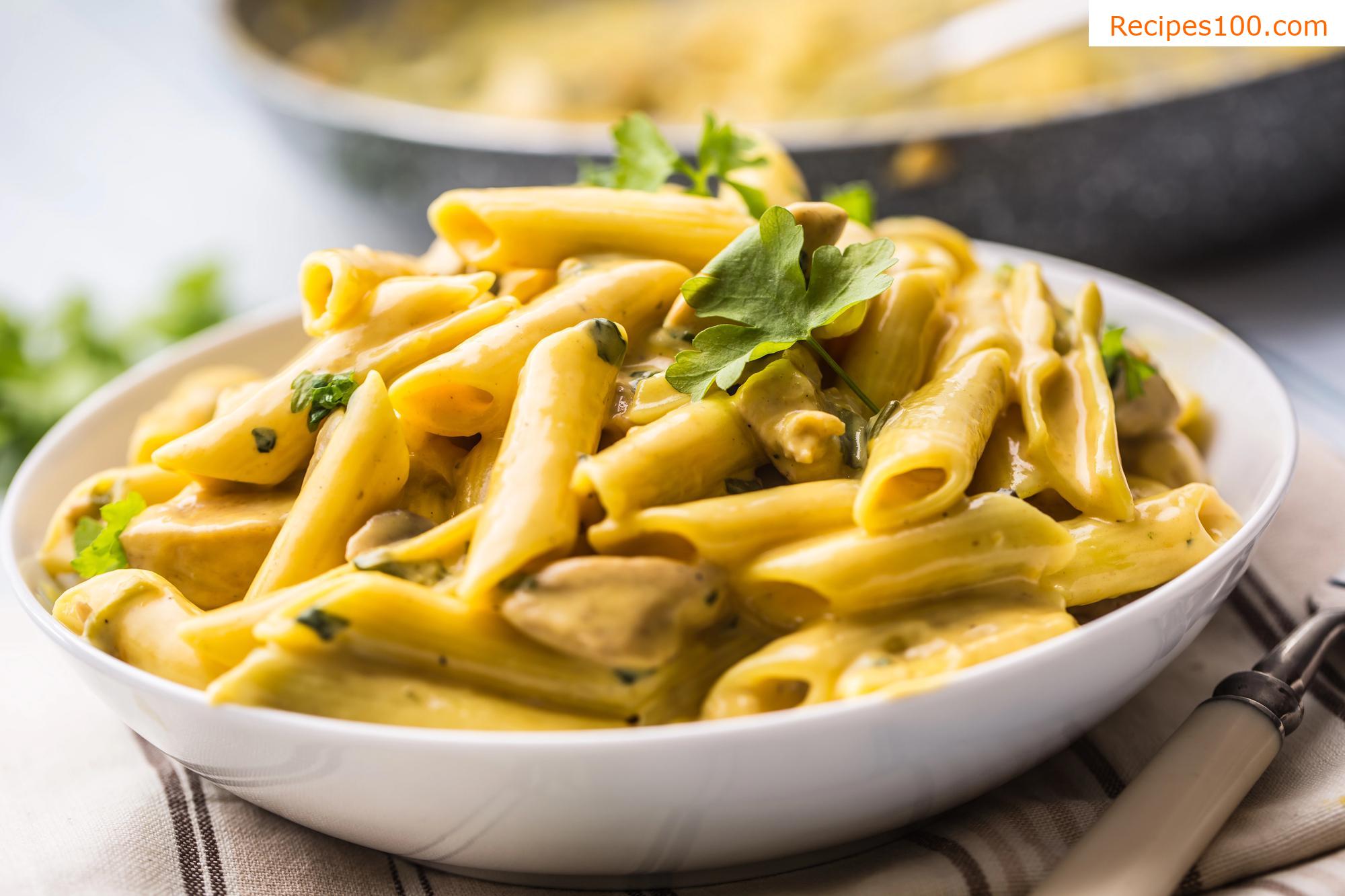 Pasta with mushroom sauce