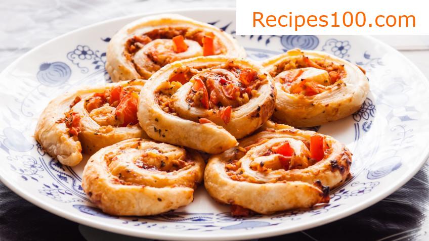 Pizza snail from homemade dough