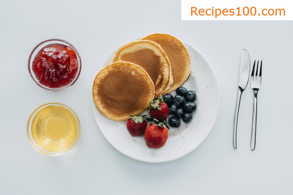 Poppy seed pancakes with oatmeal and sour cream.