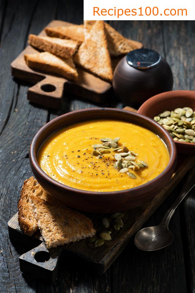 Pumpkin soup with apples and cheese - thyme toasts