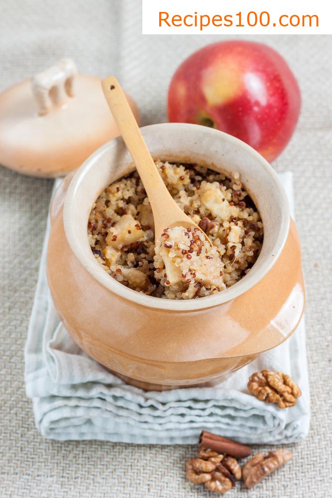 Quinoa porridge with grated apples - for the little ones.