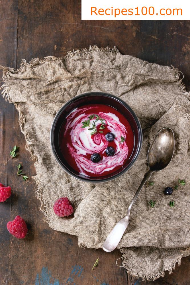 Raspberry muffins with lemon icing