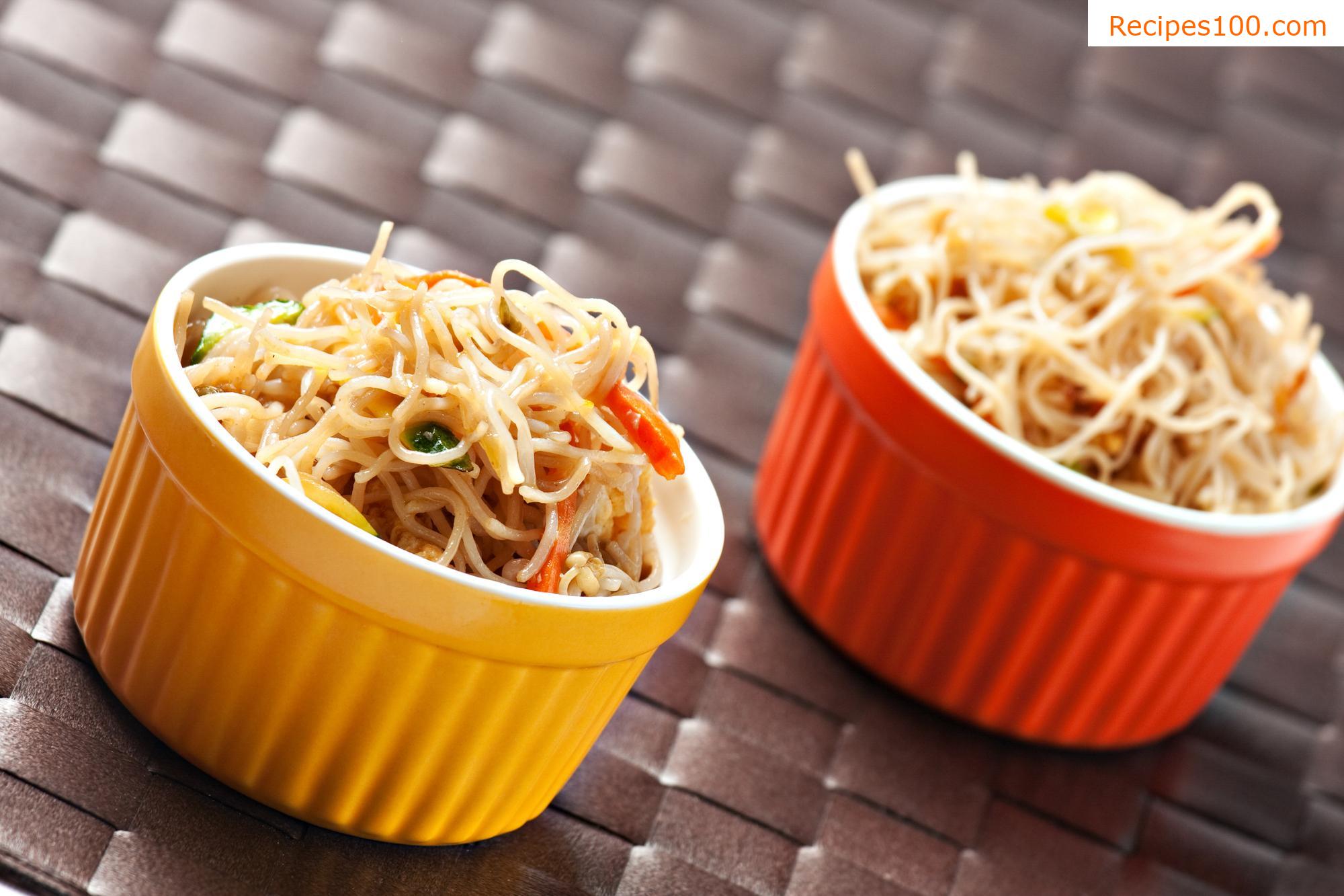 Rice noodles with vegetables