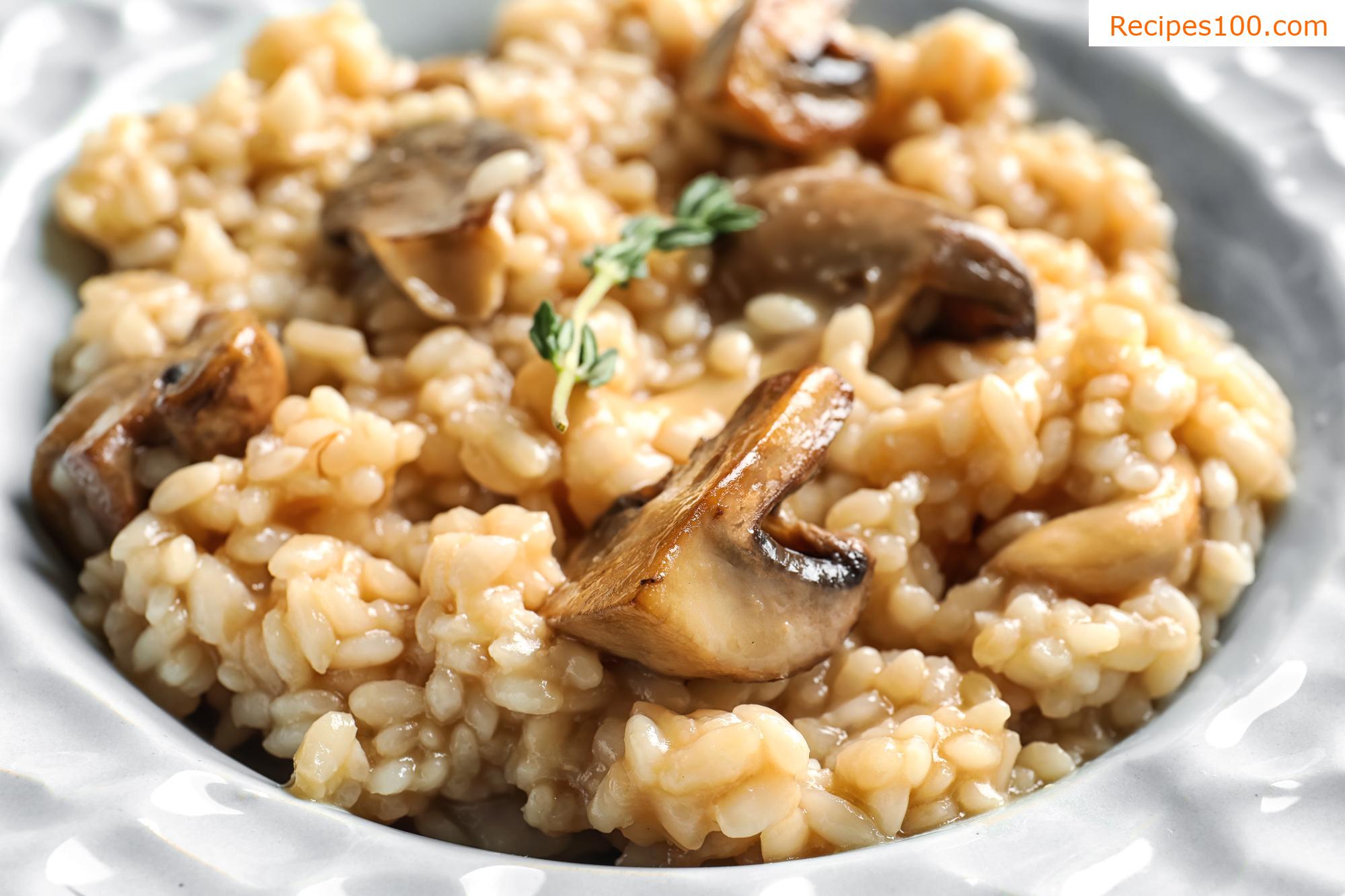 Risotto with zucchini and mushrooms