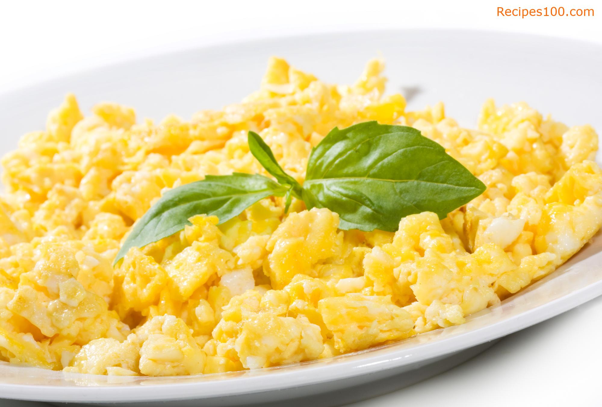 Scrambled eggs with basil