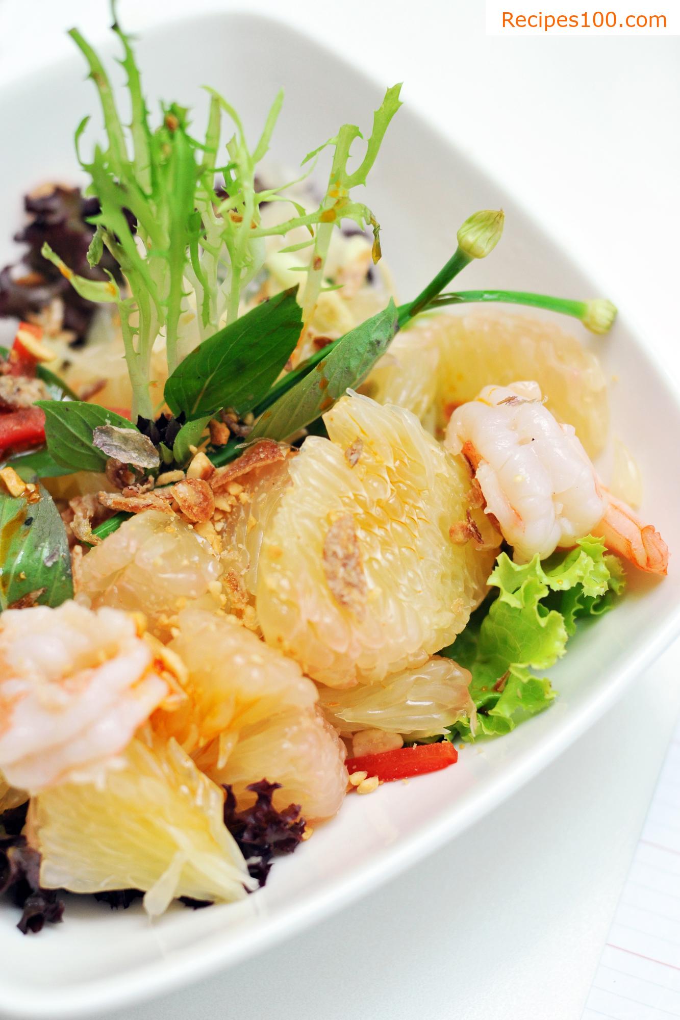 Shrimp salad with pomelo