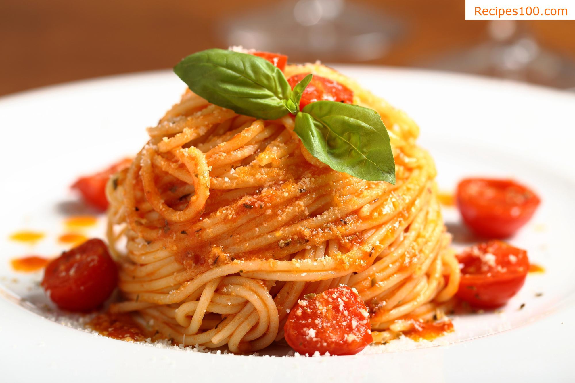 Spaghetti with roasted peppers, tomatoes, and fennel