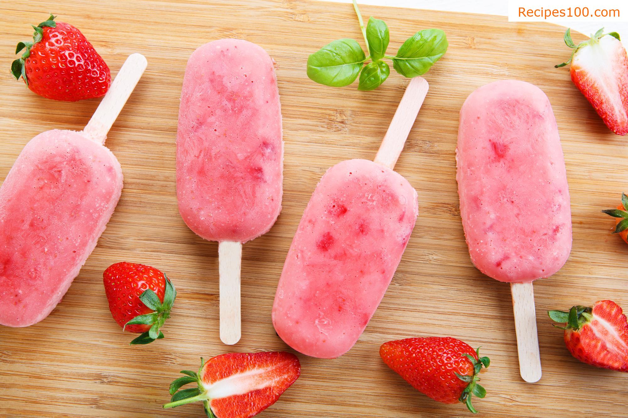 Strawberry ice pops with cottage cheese