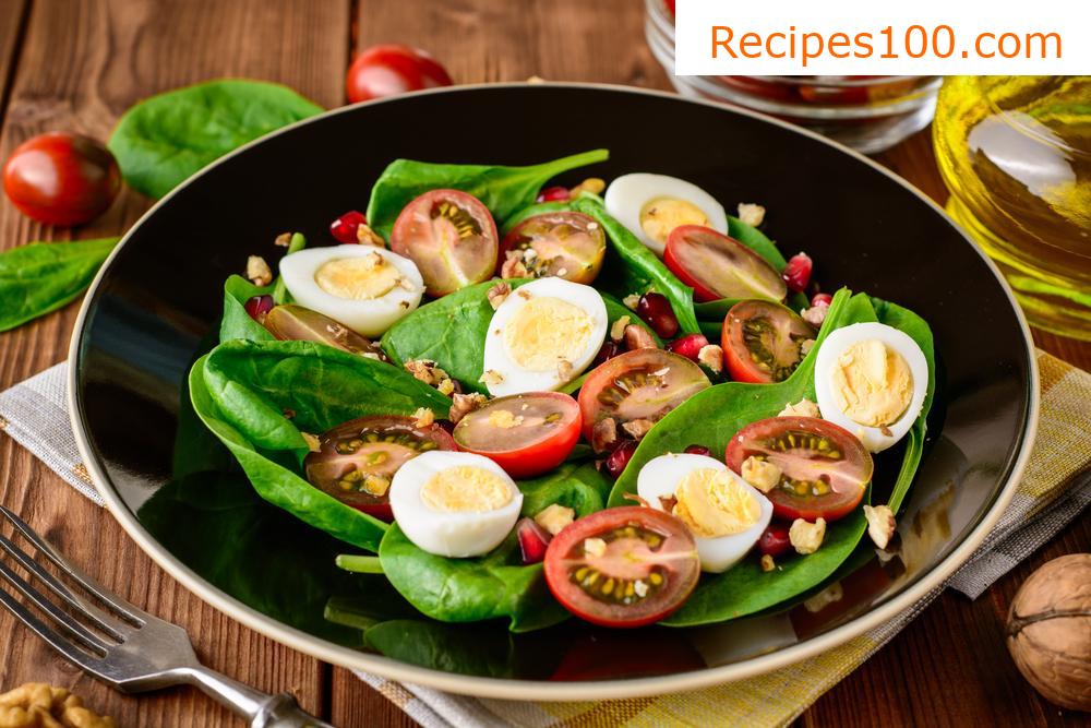 Summer salad with egg and crispy turkey meat