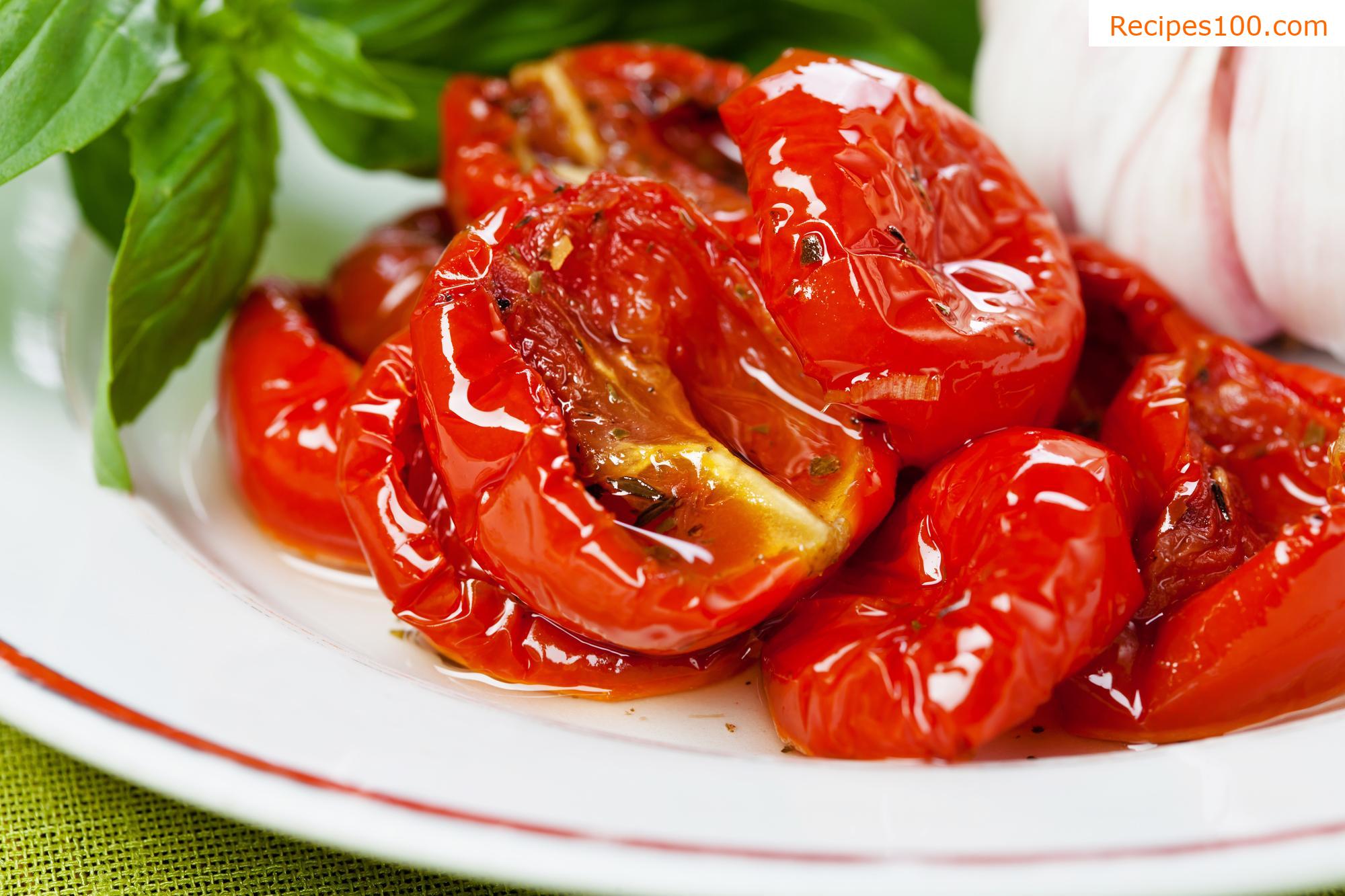 Sun-dried tomatoes in oil