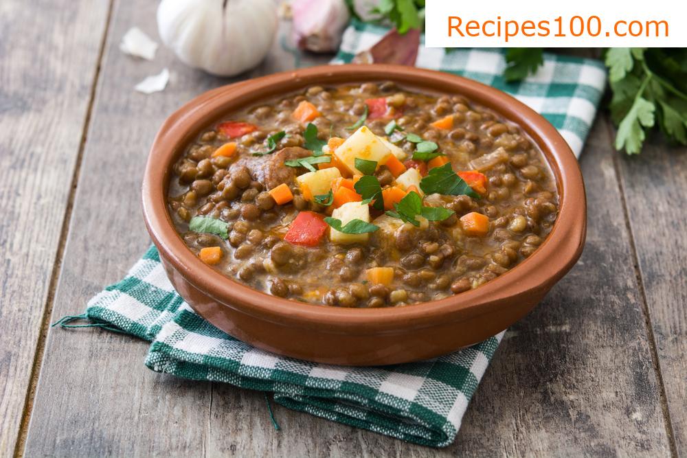 Thick soup made from red lentils
