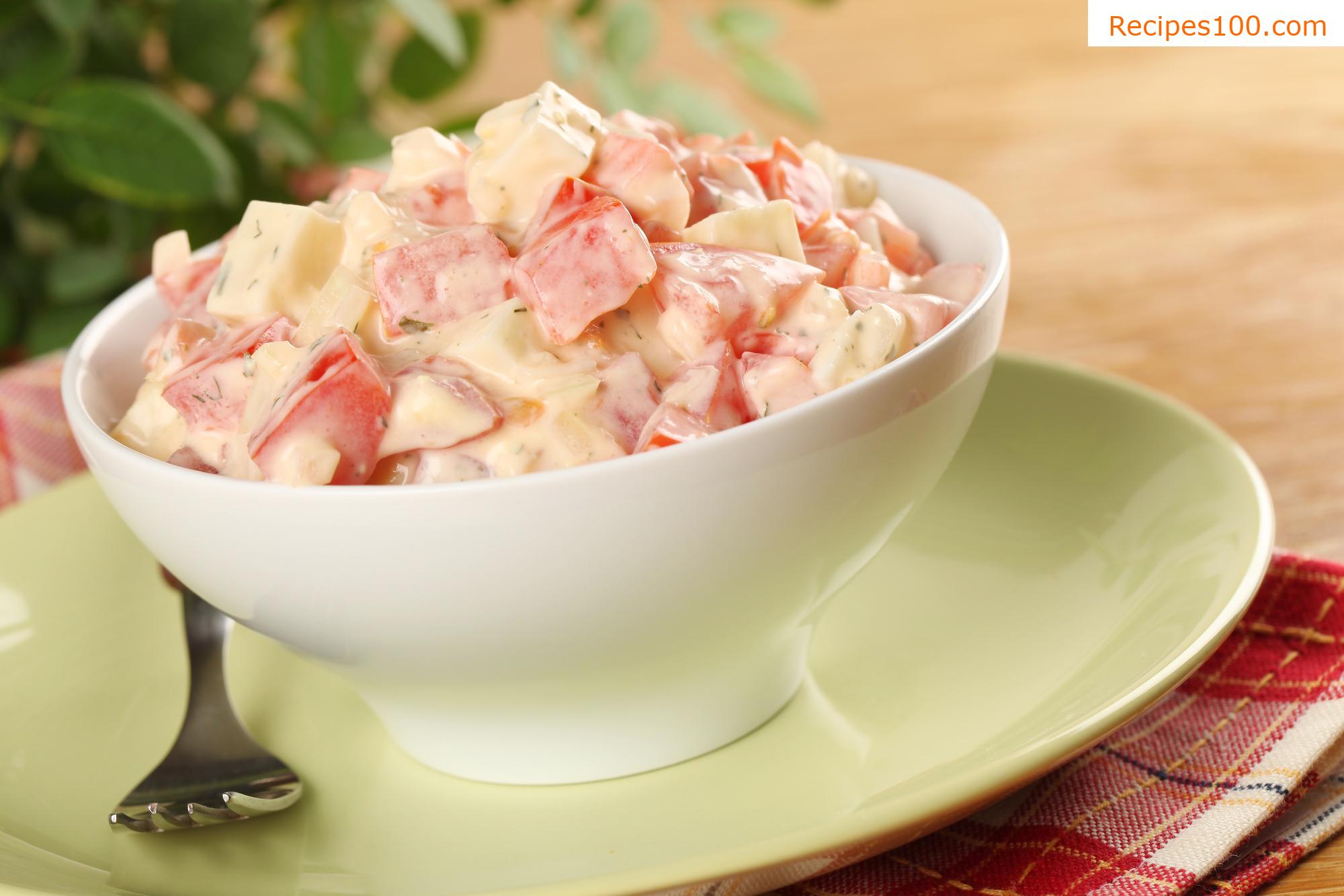 Tomato salad with sour cream