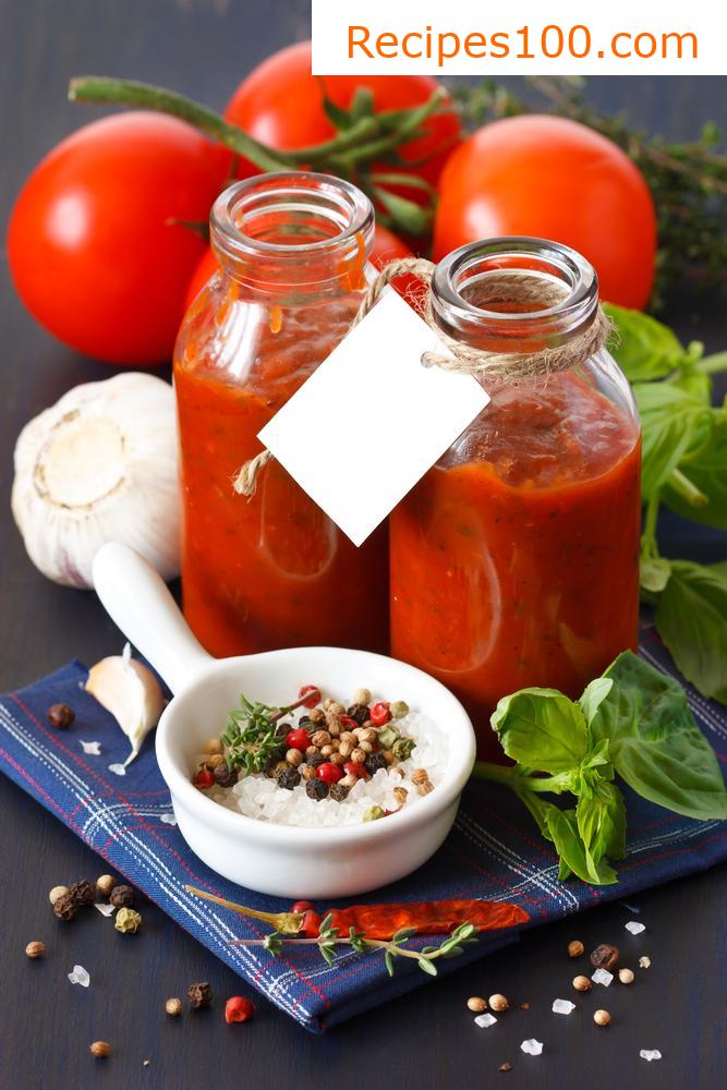 Tomato sauce with basil (Sugo di pomodoro al basilico)