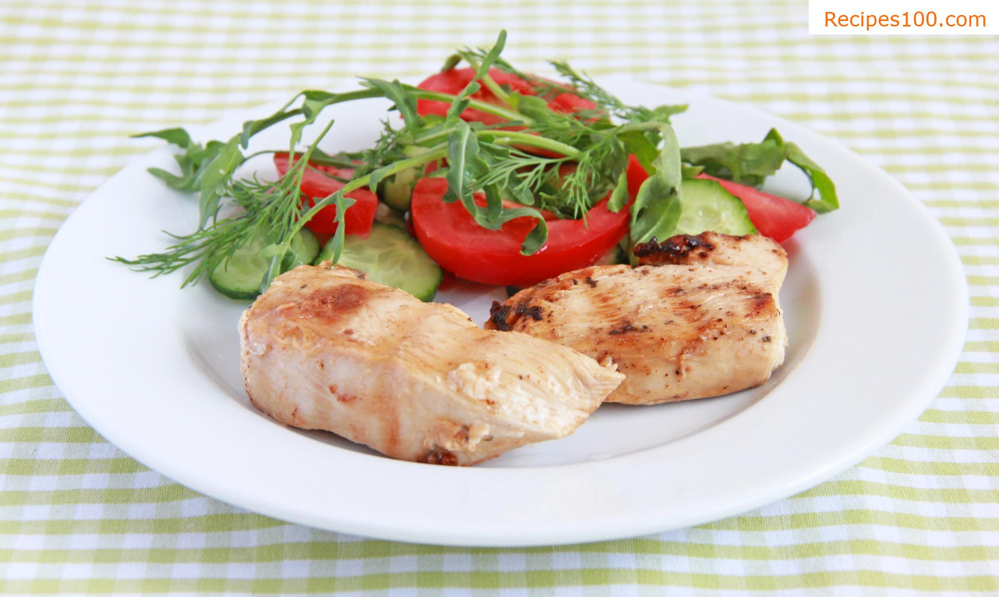 Vegetable salad with chicken meat