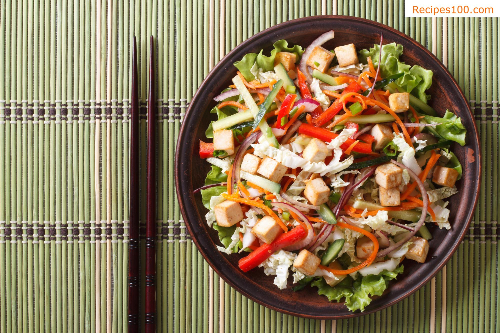 Vegetable salad with tofu
