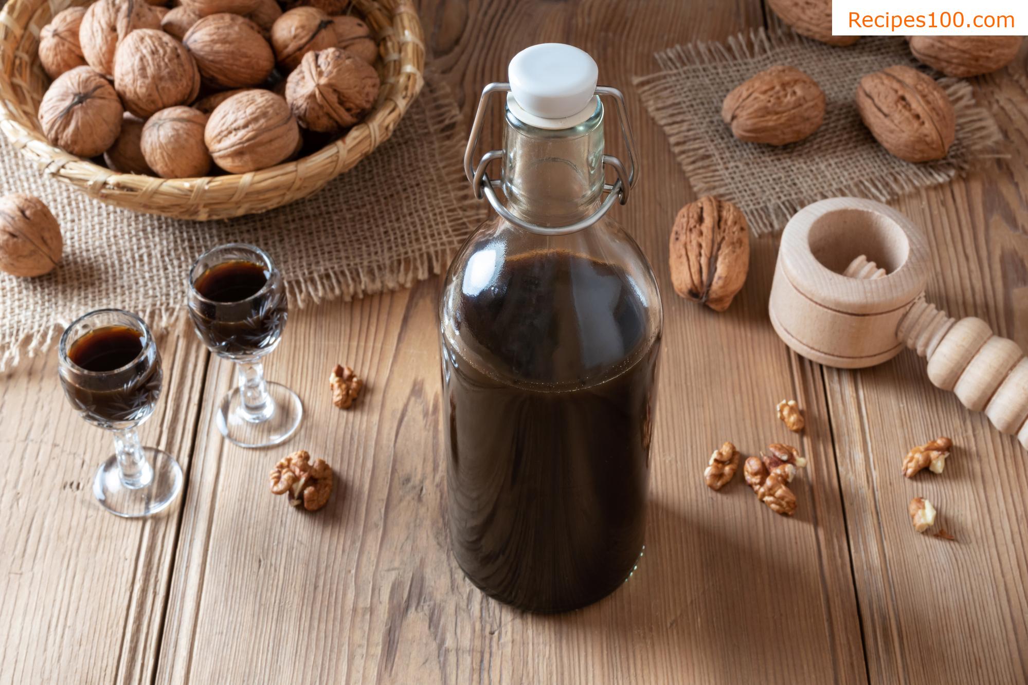 Walnut liqueur