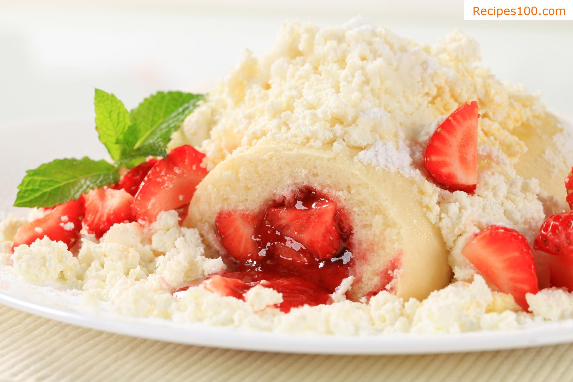 Yeast fruit dumplings with strawberries