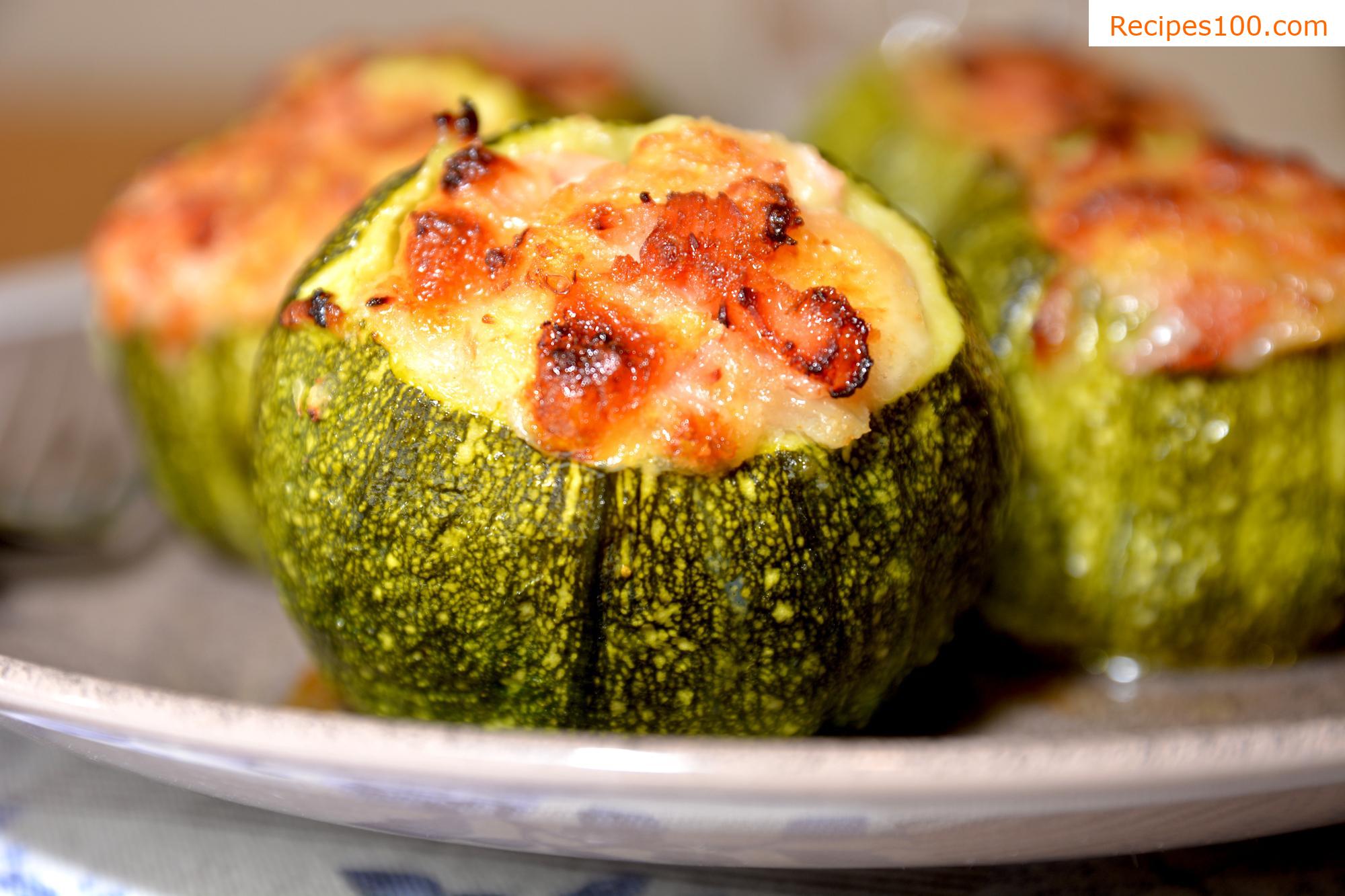 Zucchini baked with ham