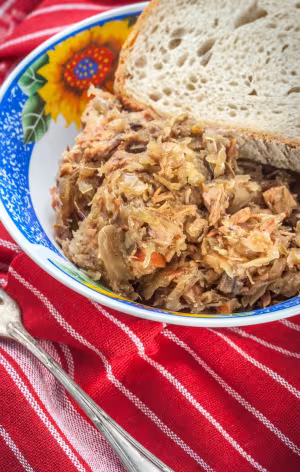 Braised cabbage with pork